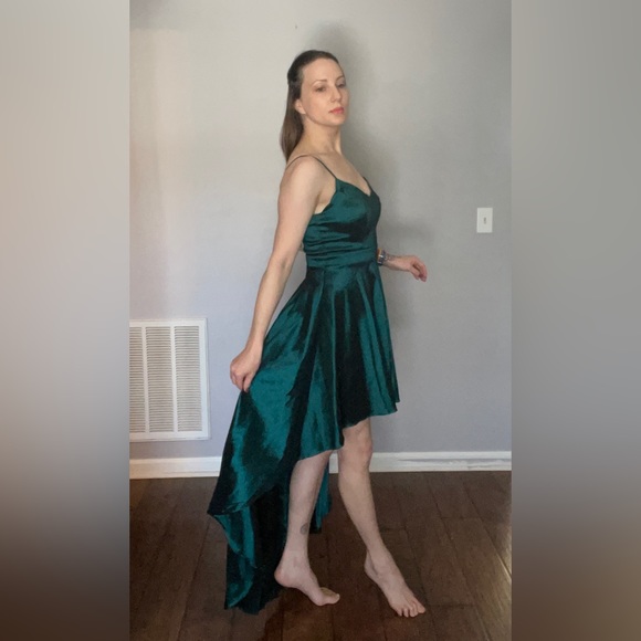 Taffeta prom dress from Dillards - Picture 5 of 8